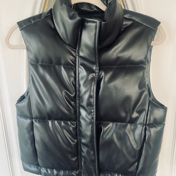Ci Sono Jackets & Blazers - Ci Sono Cropped Puffer Vest in Black